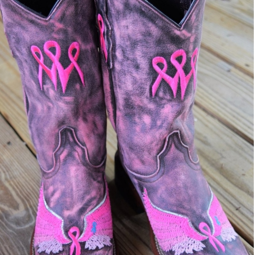 LaGrange Breast Cancer Awareness boots size 8.5